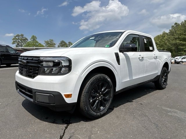 New 2024 Ford Maverick Lariat w/ Black Appearance Package