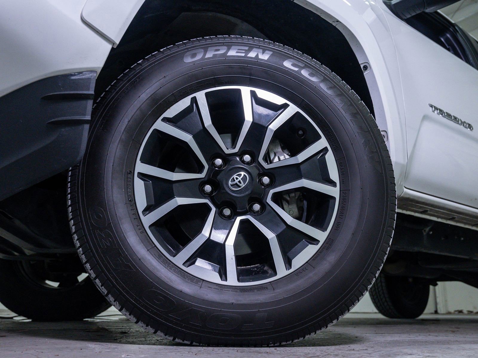 Used 2023 Toyota Tacoma TRD Sport AWD/4WD image 6