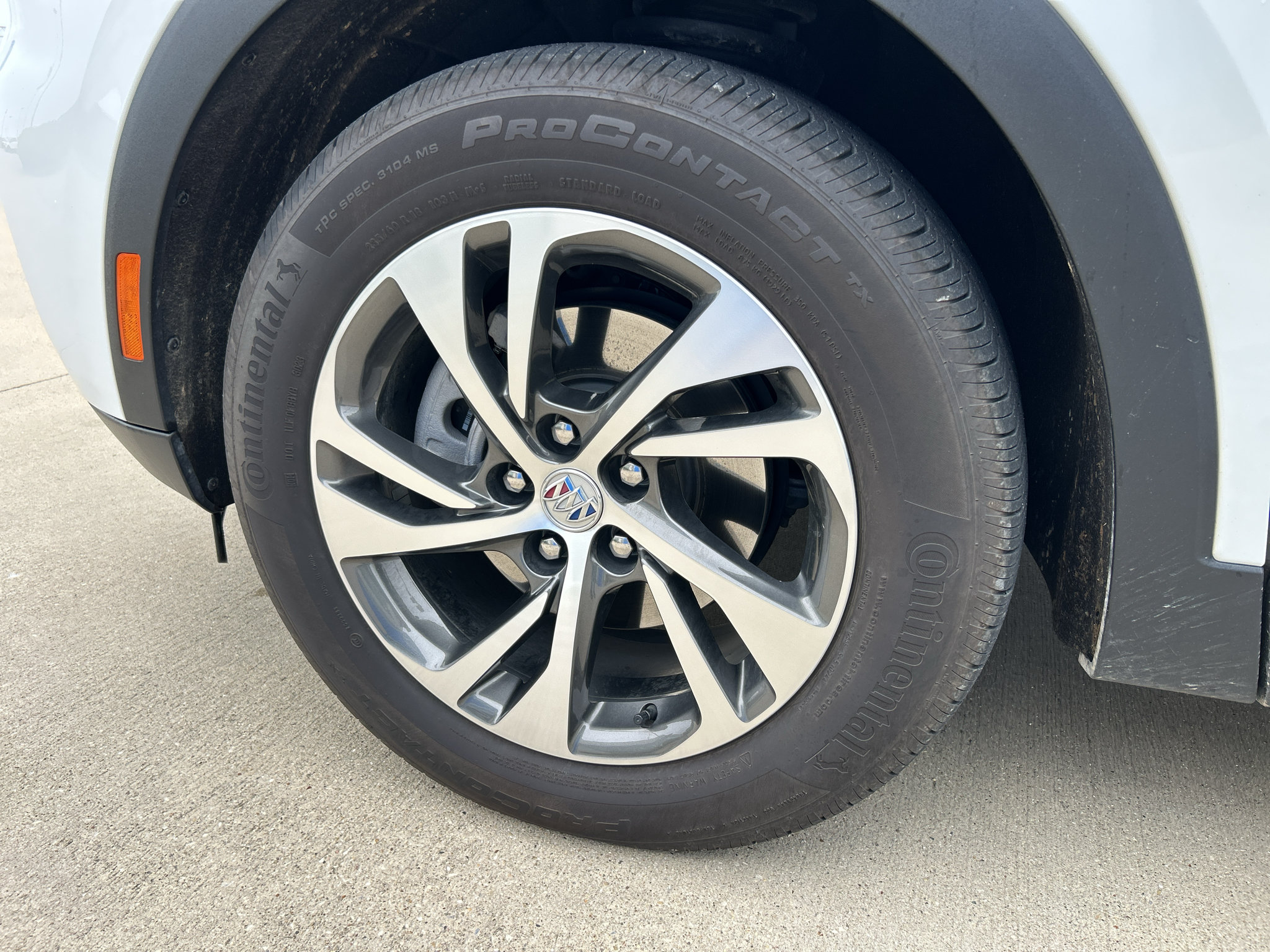 Used 2023 Buick Envision Essence AWD/4WD image 10