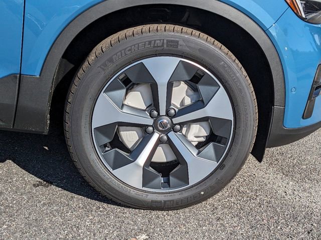 New 2025 Volvo XC40 B5 Plus w/ Protection Package Premier image 14