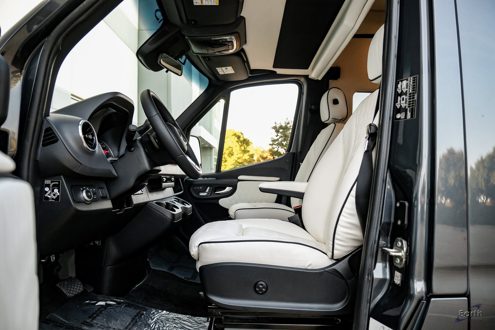 Used 2023 Mercedes-Benz Sprinter 3500 image 34