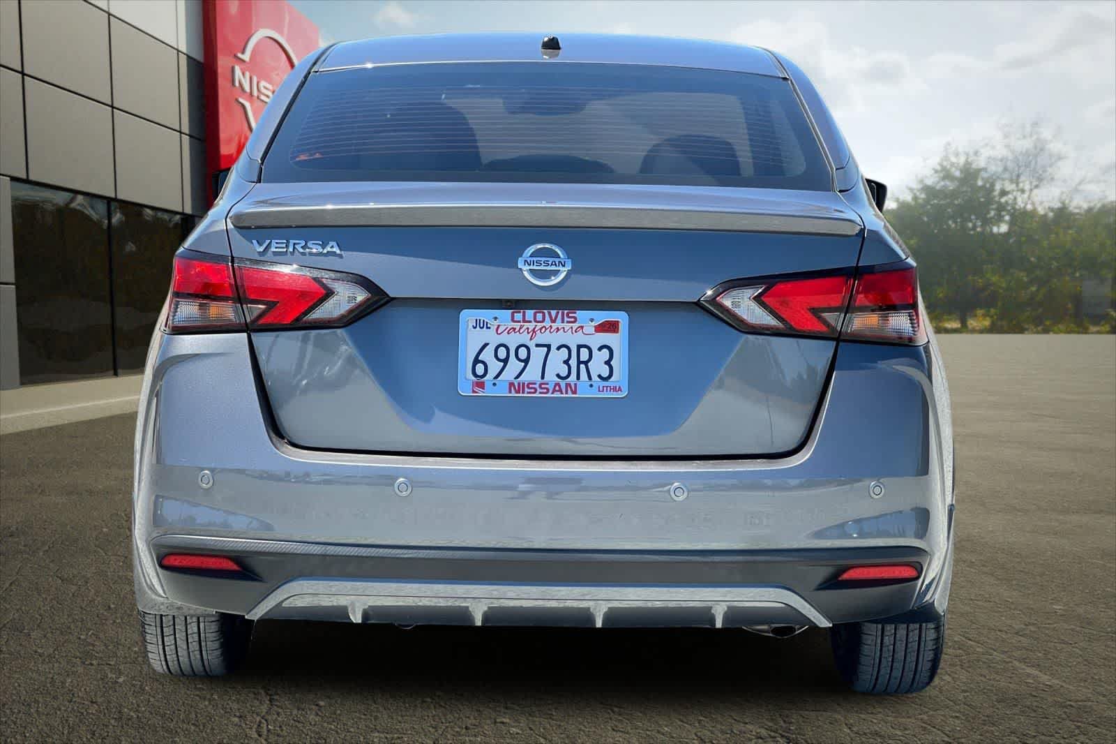 Used 2022 Nissan Versa S FWD image 8