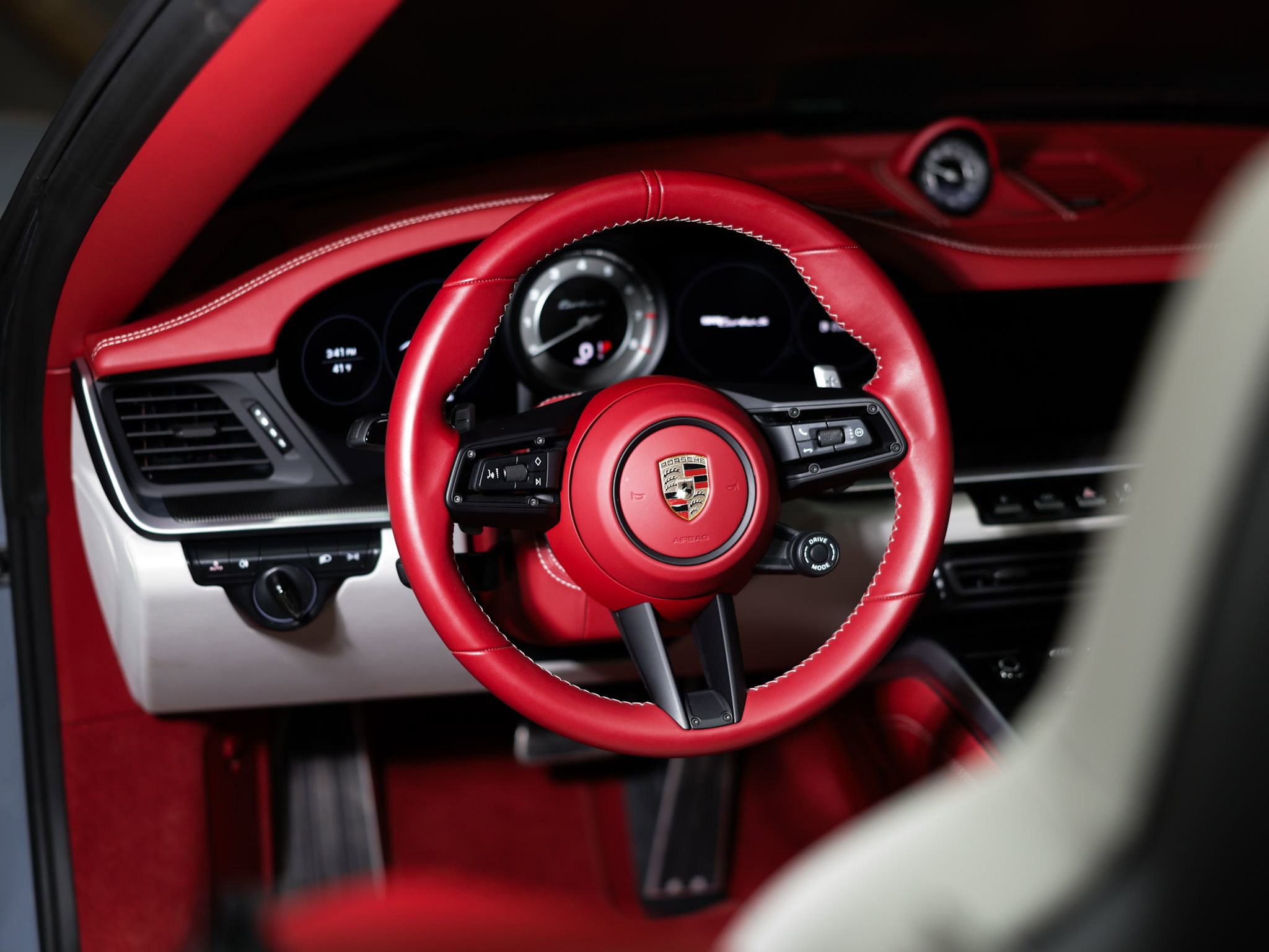 Used 2025 Porsche 911 Turbo S image 77