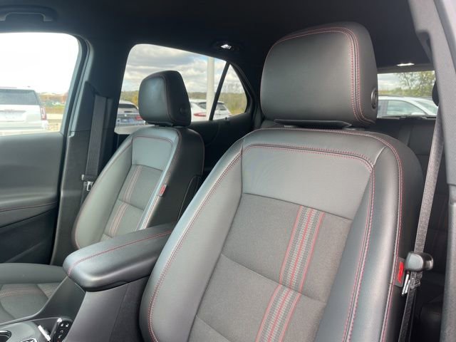 Used 2022 Chevrolet Equinox RS w/ LPO, Floor Liner Package image 8