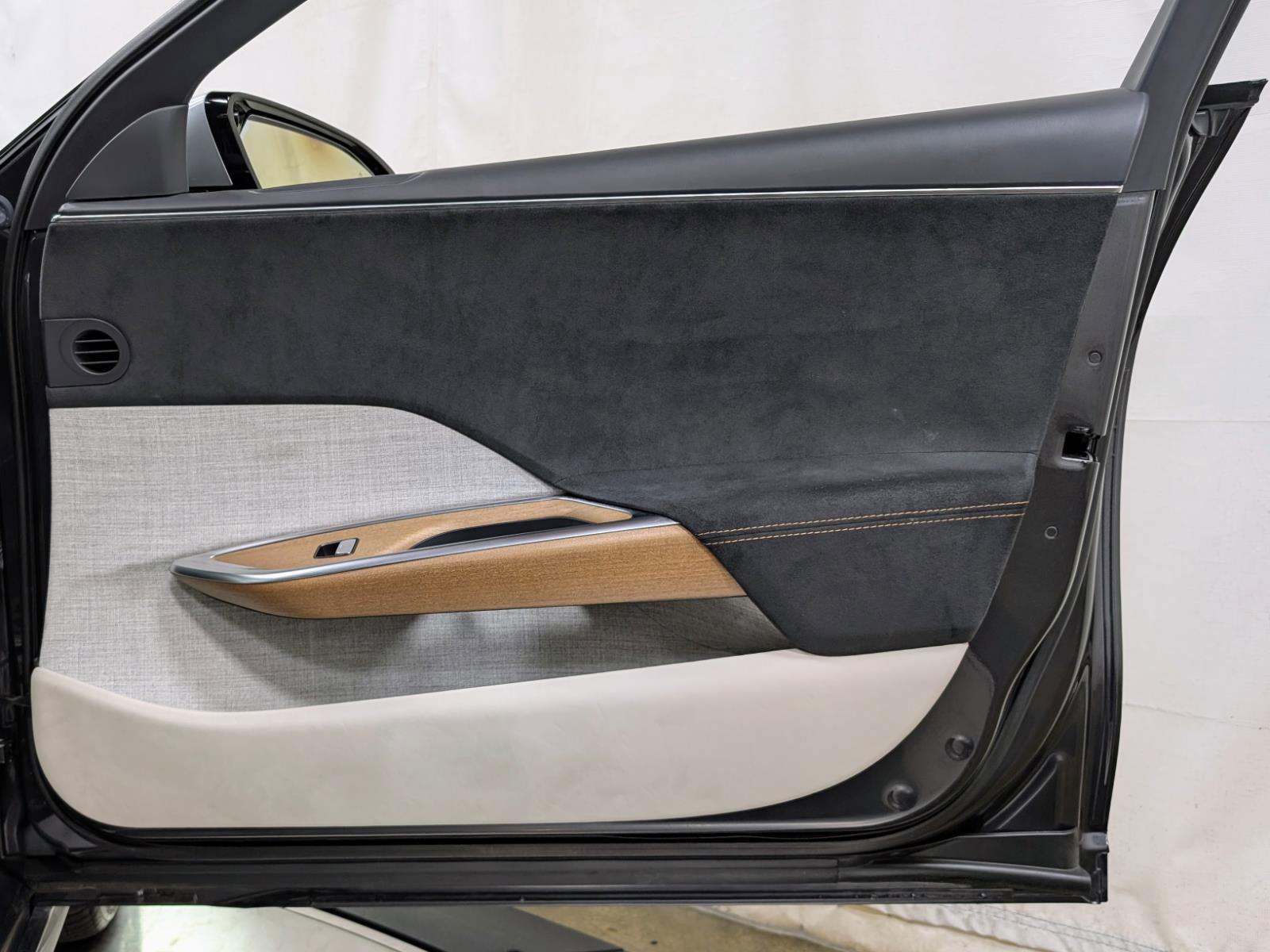 Used 2022 Lucid Air Grand Touring image 32