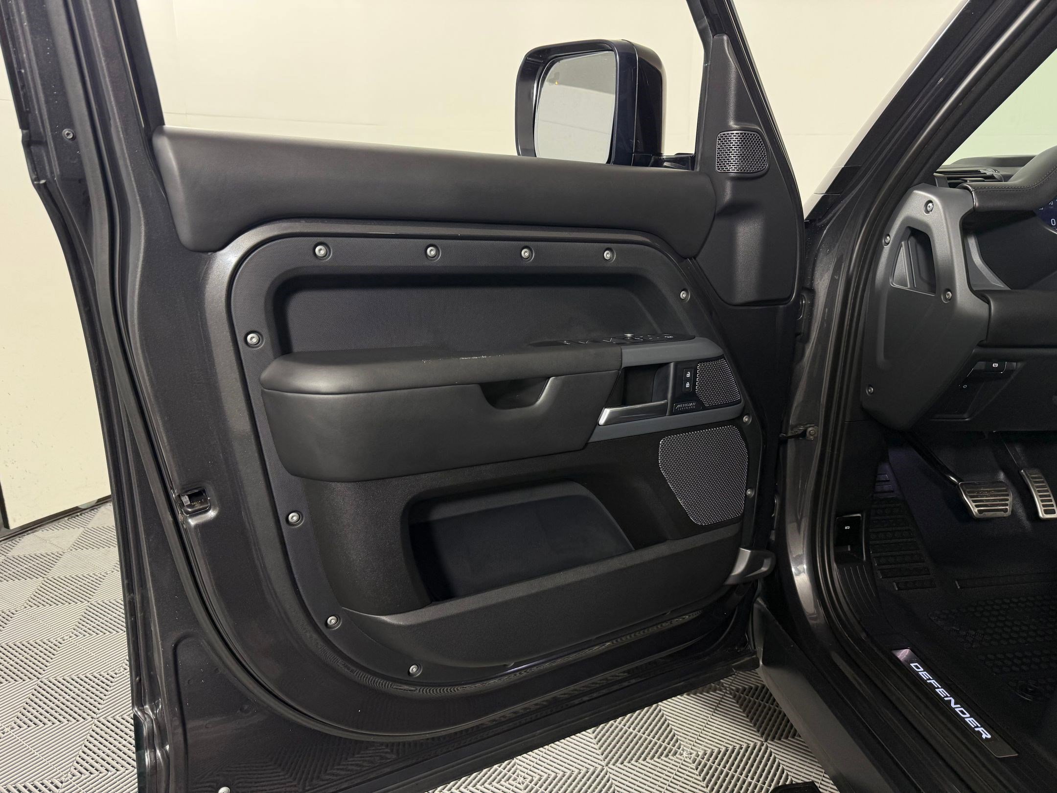 Used 2021 Land Rover Defender 110 X image 22
