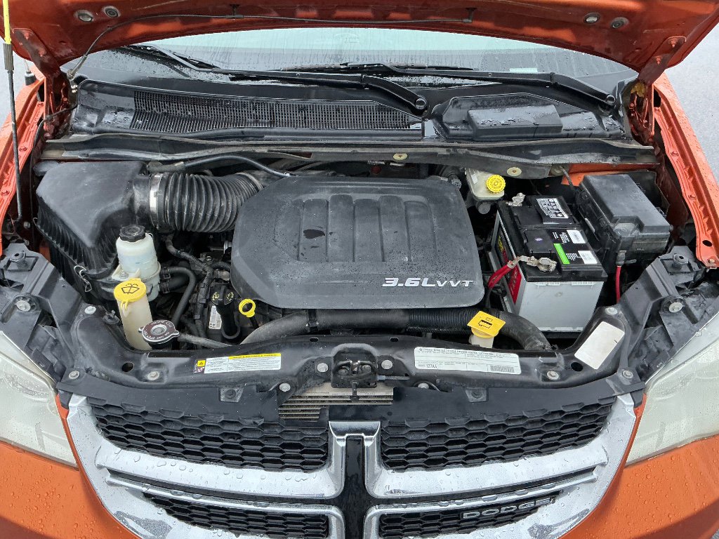 Used 2011 Dodge Grand Caravan Crew image 30