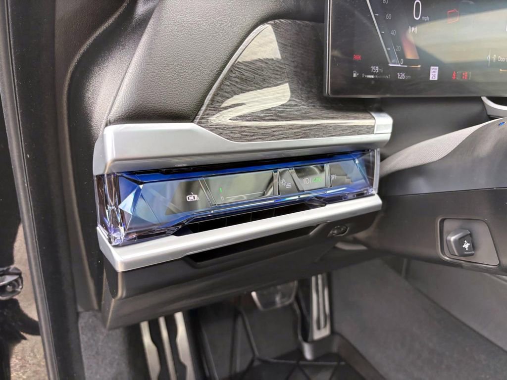 Used 2024 BMW 760i xDrive w/ Executive Package image 14