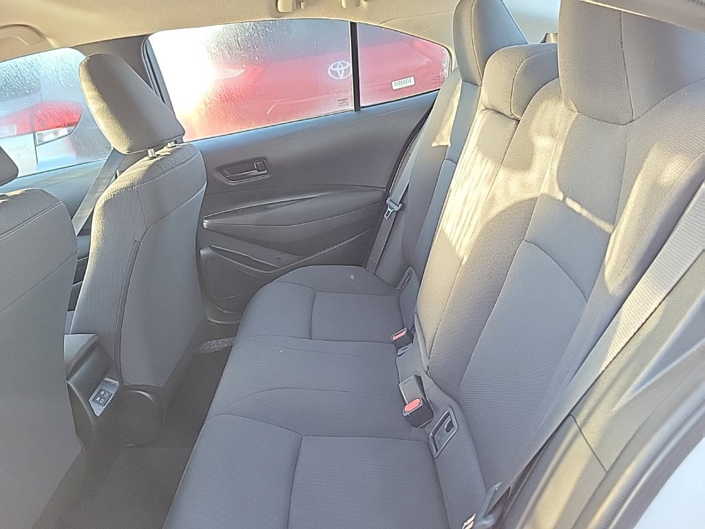 Used 2025 Toyota Corolla LE FWD image 12