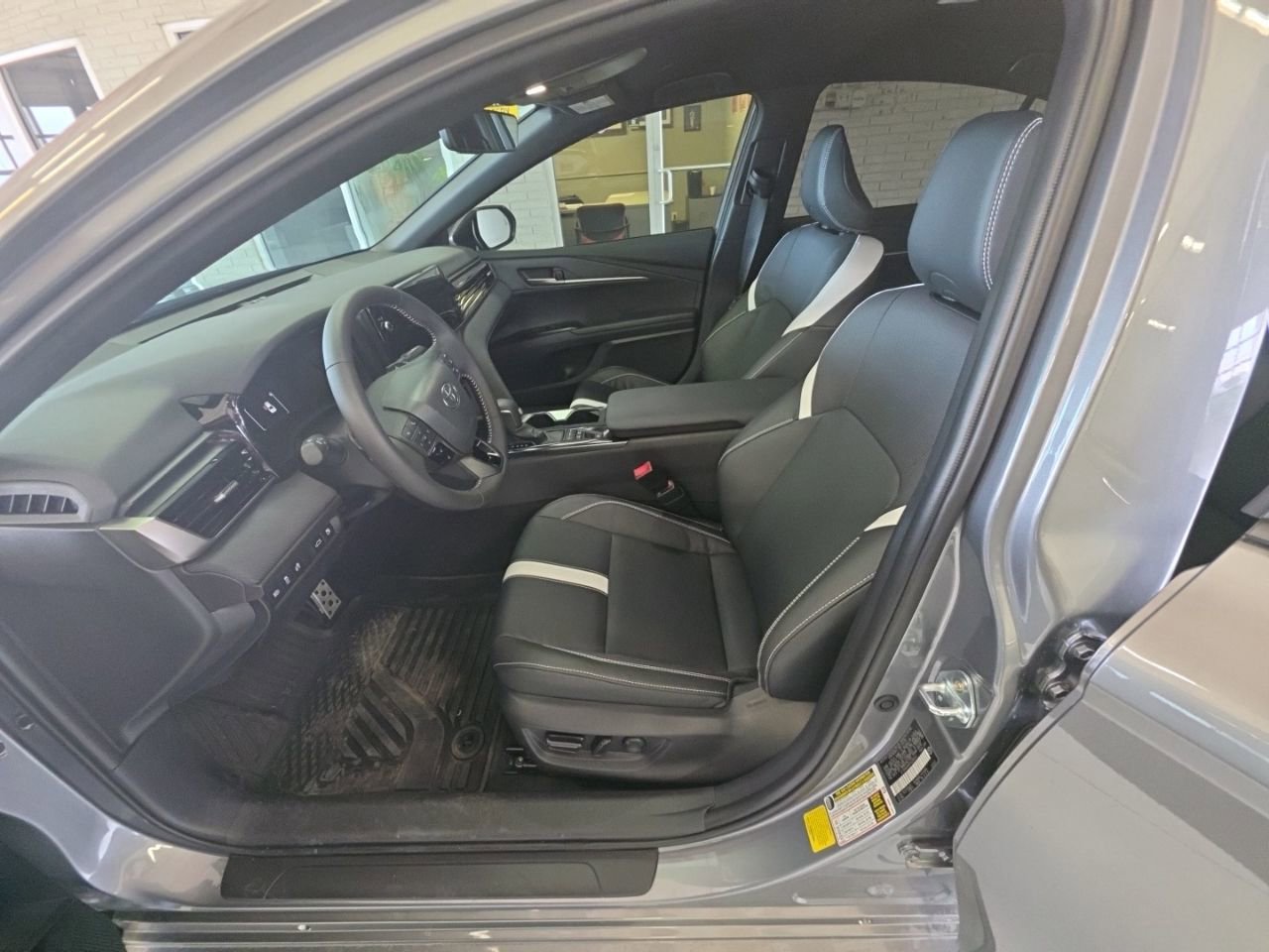 Used 2026 Toyota Camry SE w/ Multimedia Upgrade Package FWD image 11
