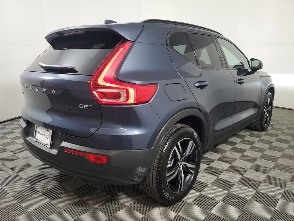 Certified 2026 Volvo XC40 B5 Core w/ Climate Package AWD/4WD image 8