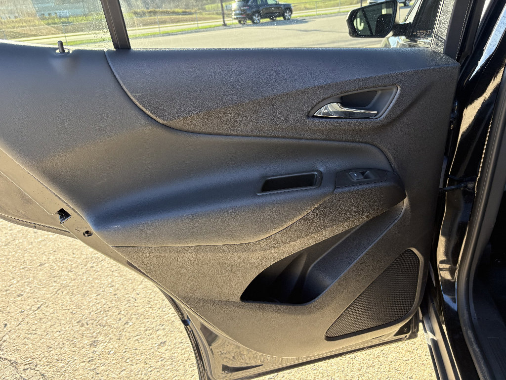 Used 2024 Chevrolet Equinox LT AWD/4WD image 17