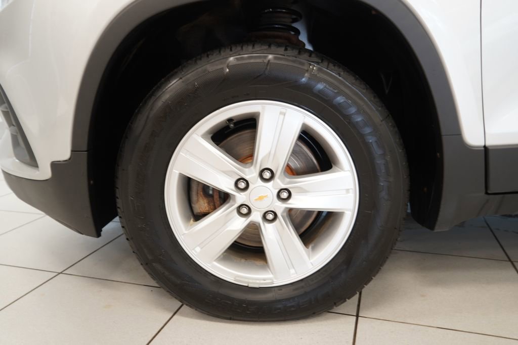 Used 2019 Chevrolet Trax LT w/ LT Convenience Package image 15