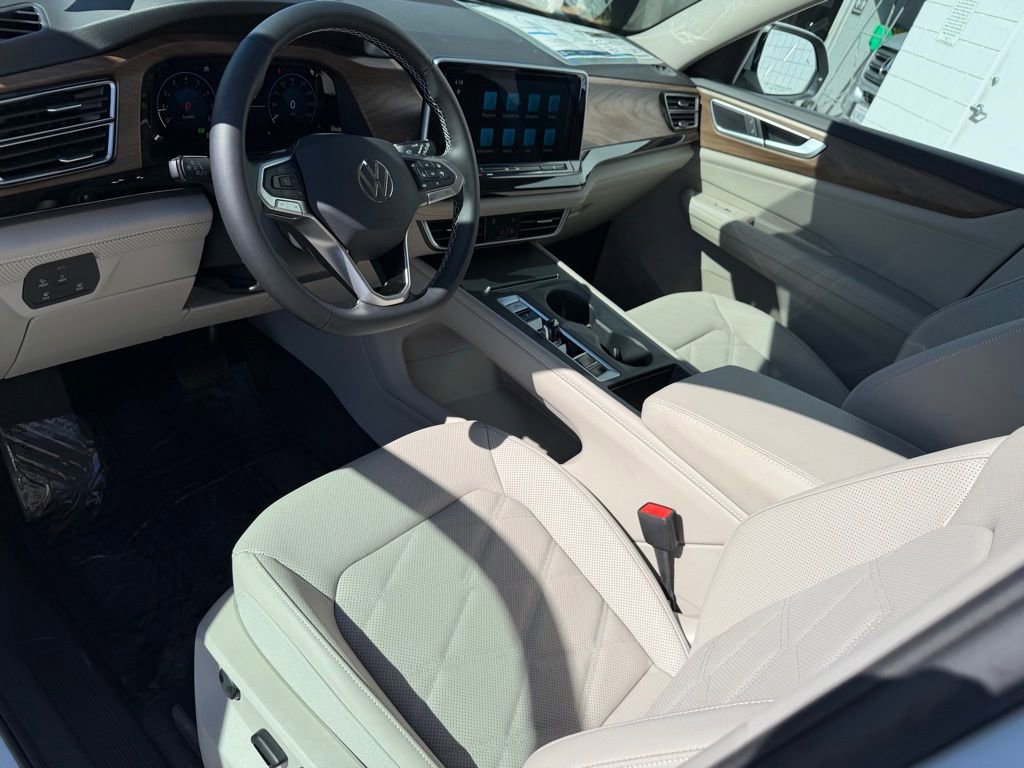 New 2026 Volkswagen Atlas SE image 2