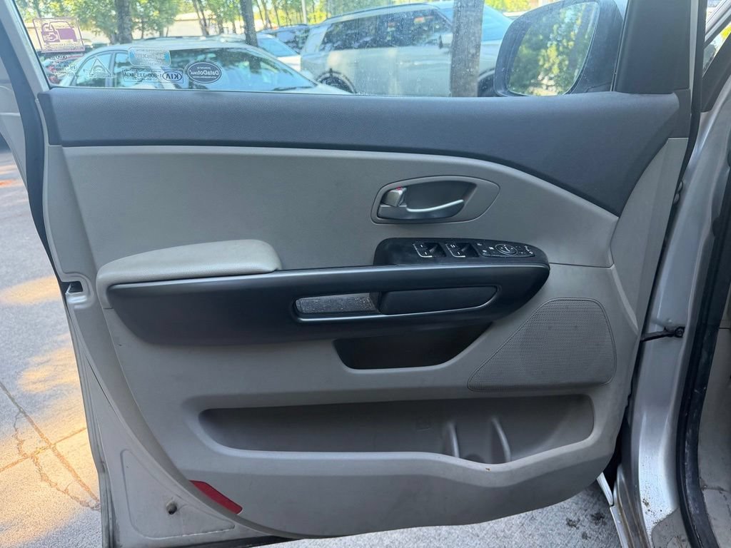 Used 2016 Kia Sedona LX w/ LX Convenience Package FWD image 8