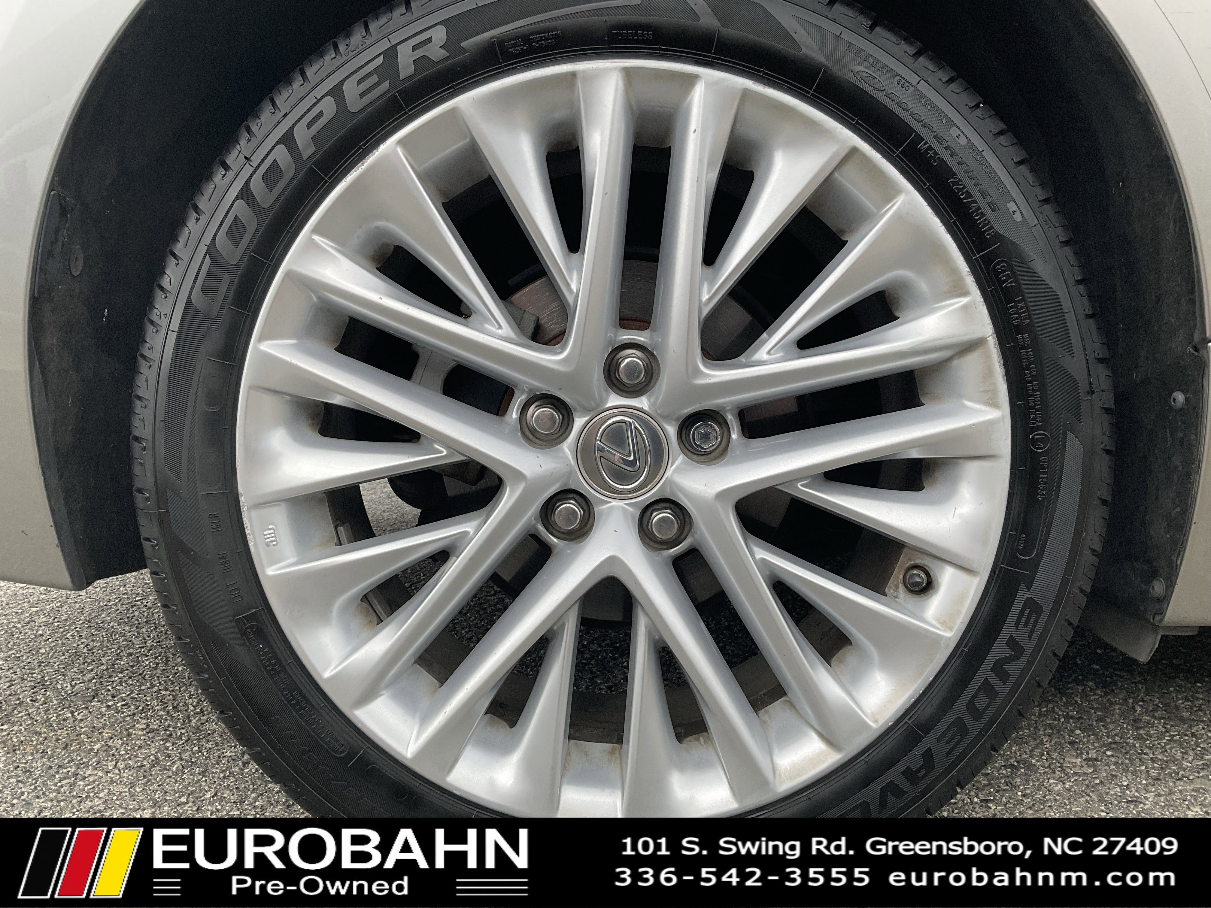 Used 2016 Lexus ES 350 w/ Ultra Luxury Package image 32