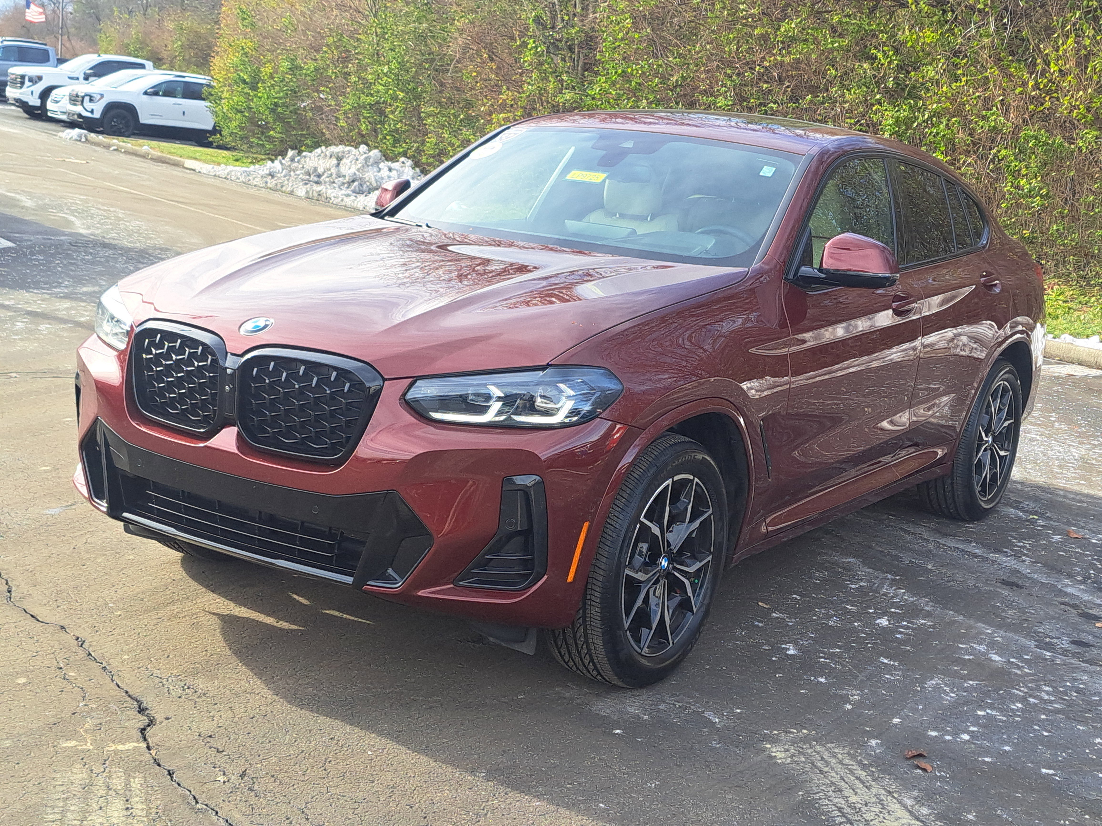 Used 2023 BMW X4 xDrive30i w/ M Sport Package image 2