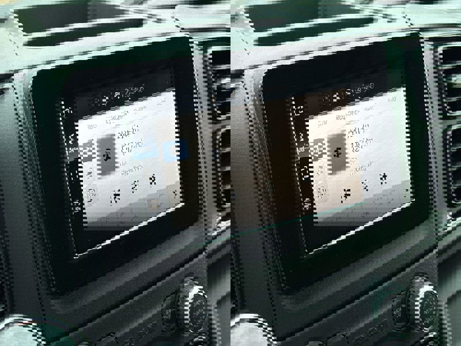 Used 2025 RAM ProMaster 2500 w/ Storage Group image 23