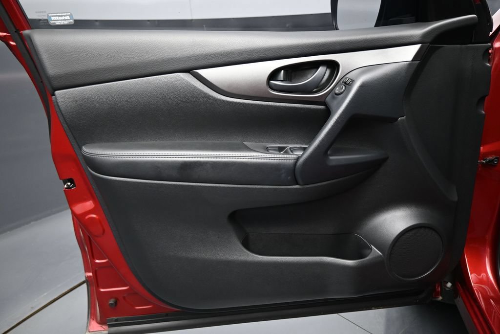 Used 2021 Nissan Rogue Sport S FWD image 10