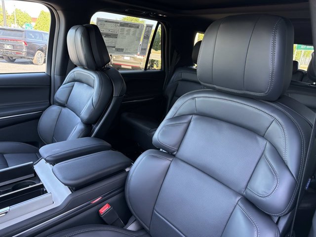 New 2026 Lincoln Navigator L Reserve w/ Jet Appearance Package AWD/4WD image 13