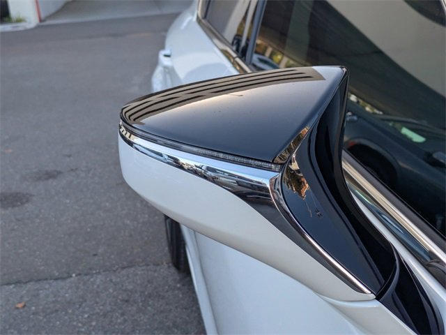 Used 2023 Lexus ES 350 w/ Premium Package image 10