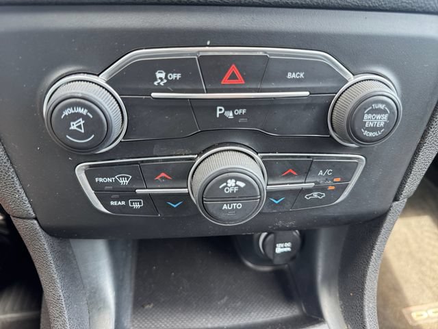 Used 2016 Dodge Charger SXT w/ Plus Group RWD image 17