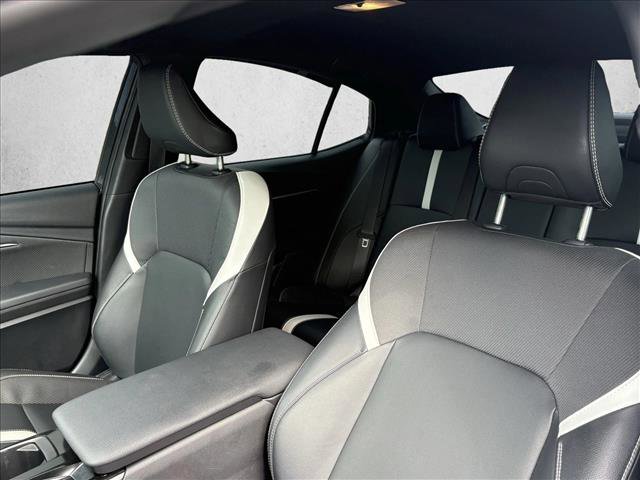 Used 2025 Toyota Camry SE w/ Convenience Package FWD image 16