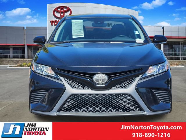 Used 2019 Toyota Camry SE w/ Convenience Package FWD image 2