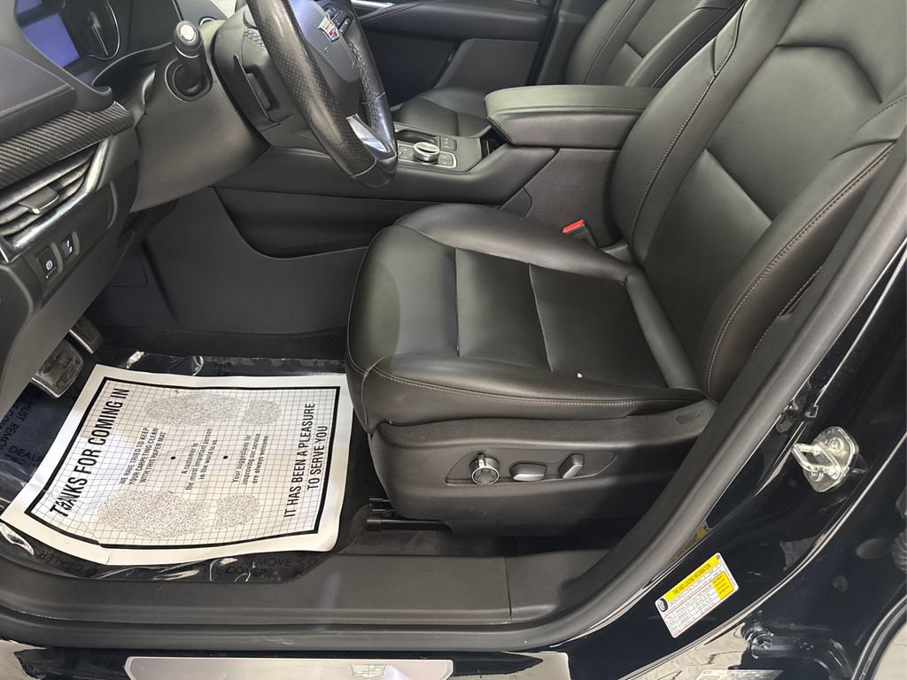 Used 2019 Cadillac XT4 Sport w/ Cold Weather Package AWD/4WD image 28