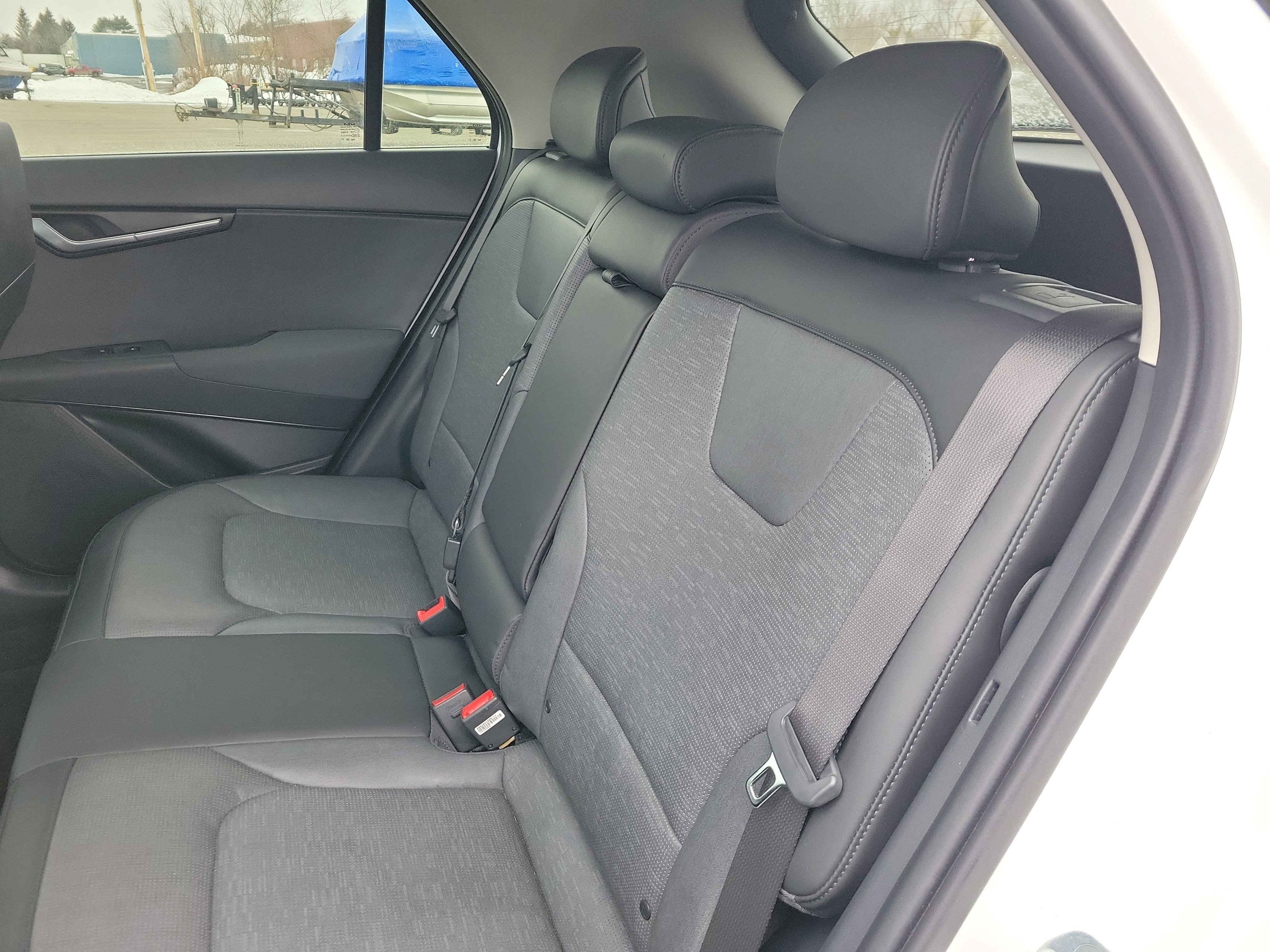 Used 2023 Kia Niro SX Touring image 16