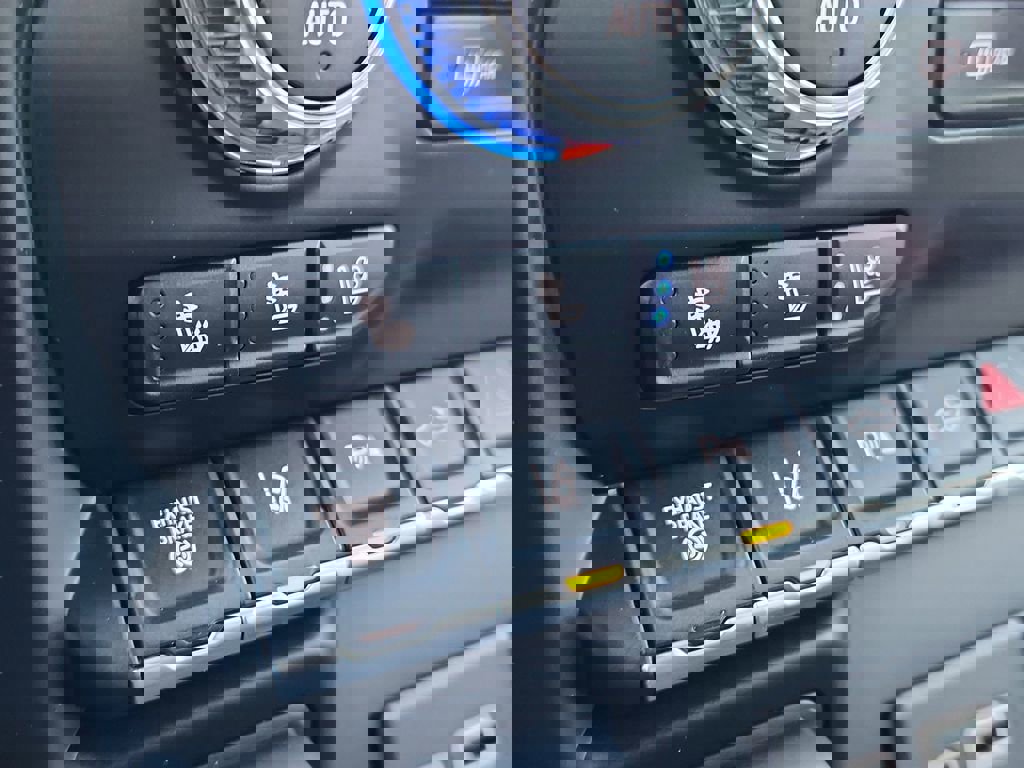 Used 2021 GMC Sierra 2500 SLT w/ SLT Premium Package image 22