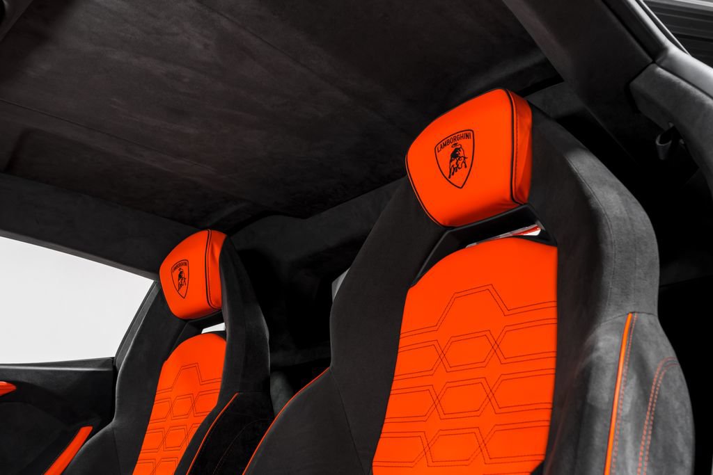 Used 2024 Lamborghini Revuelto AWD/4WD image 18