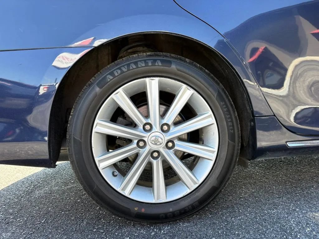 Used 2014 Toyota Camry XLE w/ Leather Package FWD image 20