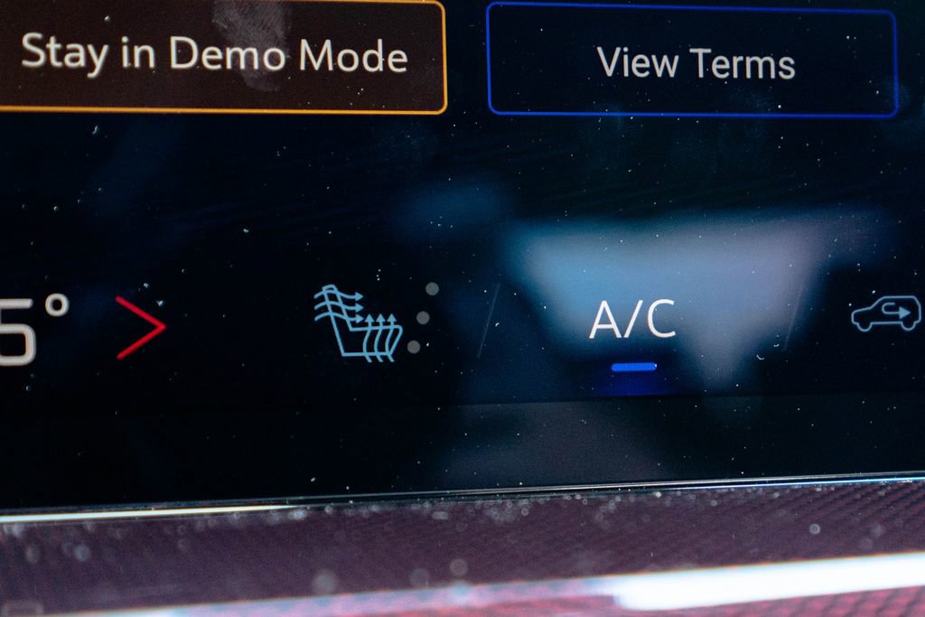 New 2026 Chevrolet Traverse Z71 w/ Enhanced Driving Package AWD/4WD image 28