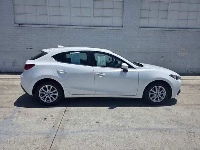 Used 2016 MAZDA MAZDA3 i Touring w/ Popular Equipment Package FWD image 4