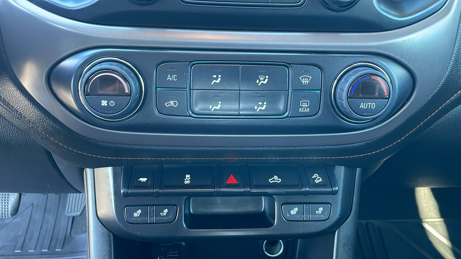 Used 2022 GMC Canyon AT4 AWD/4WD image 21