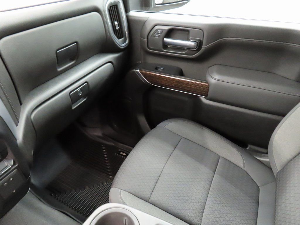 Used 2022 GMC Sierra 2500 SLE w/ SLE Value Package; image 19