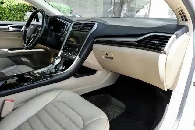 Used 2016 Ford Fusion SE w/ Equipment Group 502A image 18