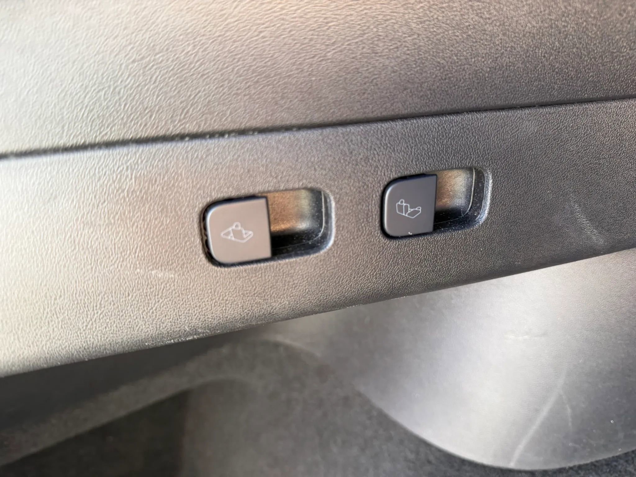 Used 2020 Tesla Model Y Performance image 17