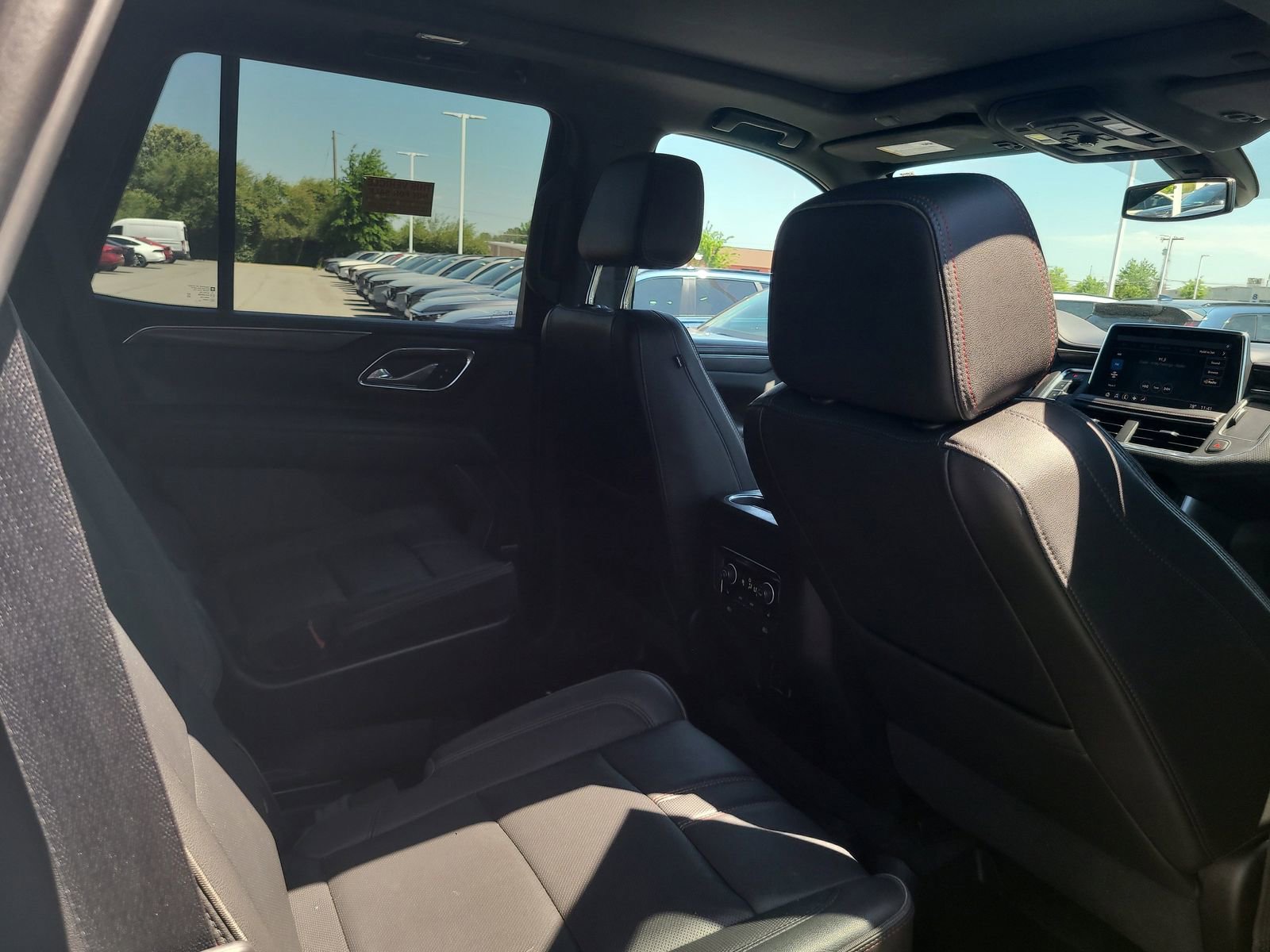 Used 2021 Chevrolet Tahoe RST w/ Luxury Package AWD/4WD image 29