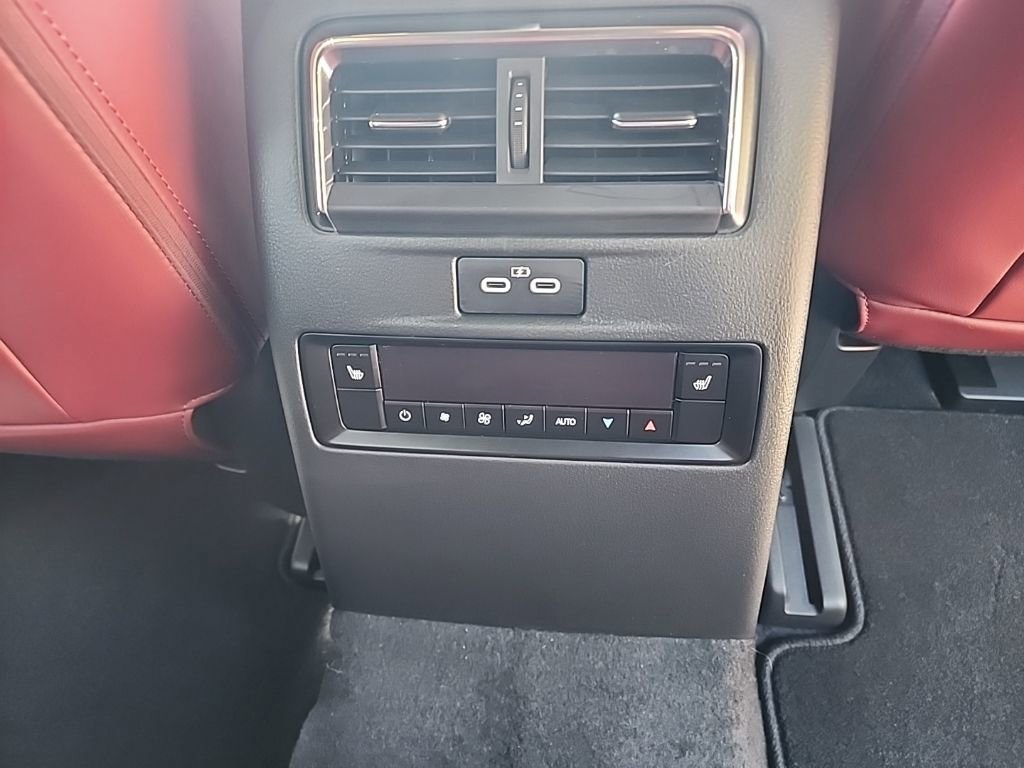 Certified 2025 MAZDA CX-70 Plug-In Hybrid w/ Premium Plus AWD/4WD image 35