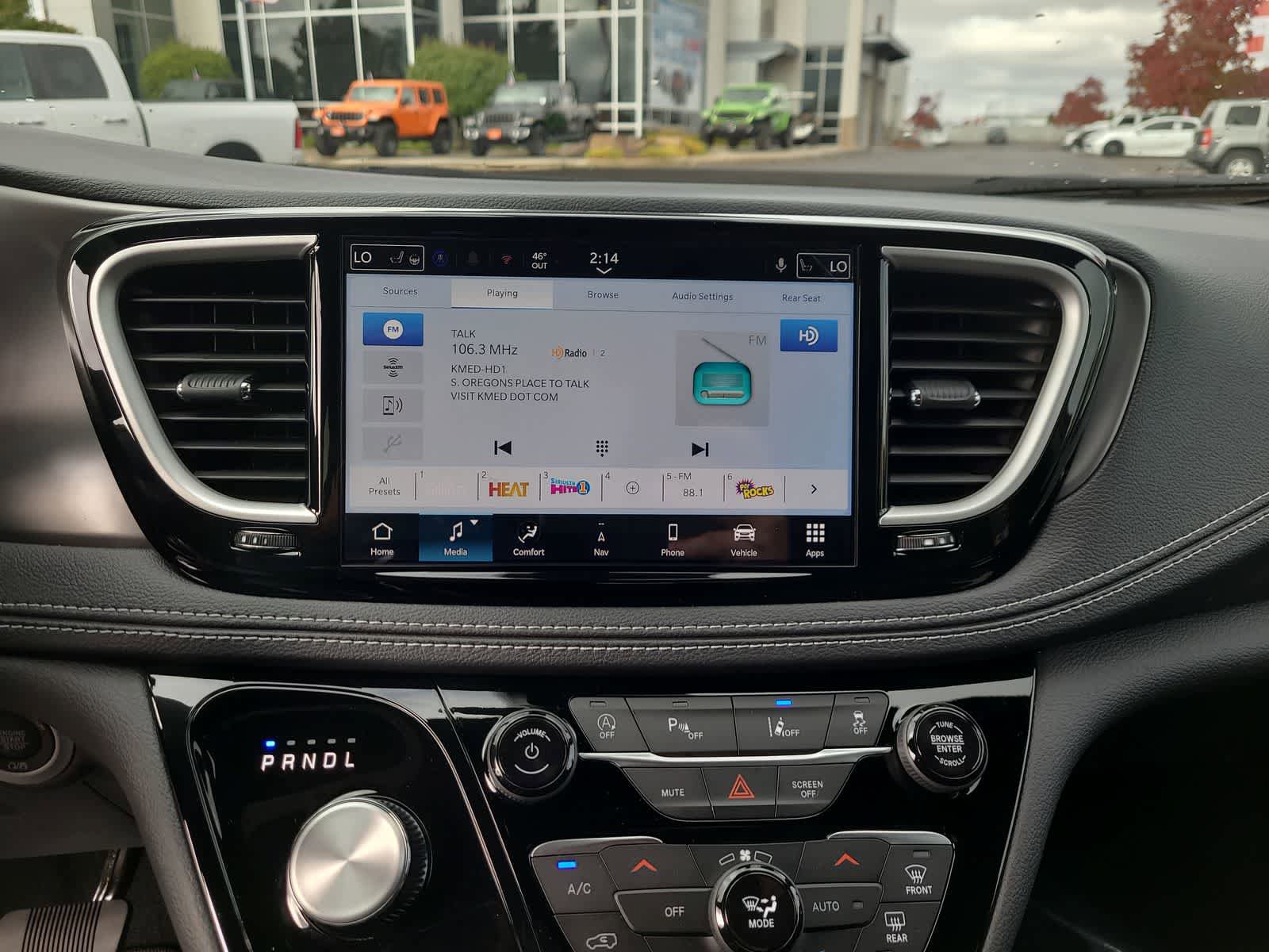 New 2026 Chrysler Pacifica Select FWD image 24