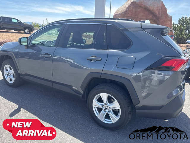 Used 2020 Toyota RAV4 LE w/ Carpet Mat Package AWD/4WD image 4