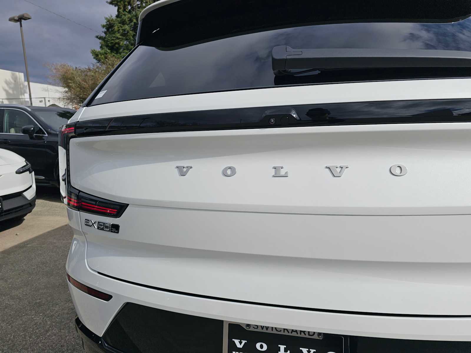 Certified 2025 Volvo EX90 Ultra image 16