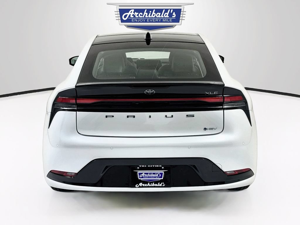 Used 2024 Toyota Prius XLE AWD/4WD image 7
