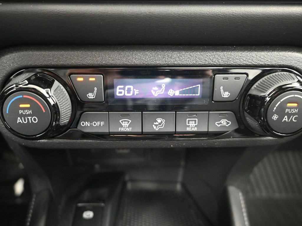 Used 2023 Nissan Kicks SR w/ SR Premium Package image 21