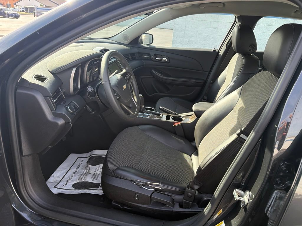 Used 2015 Chevrolet Malibu LT FWD image 16