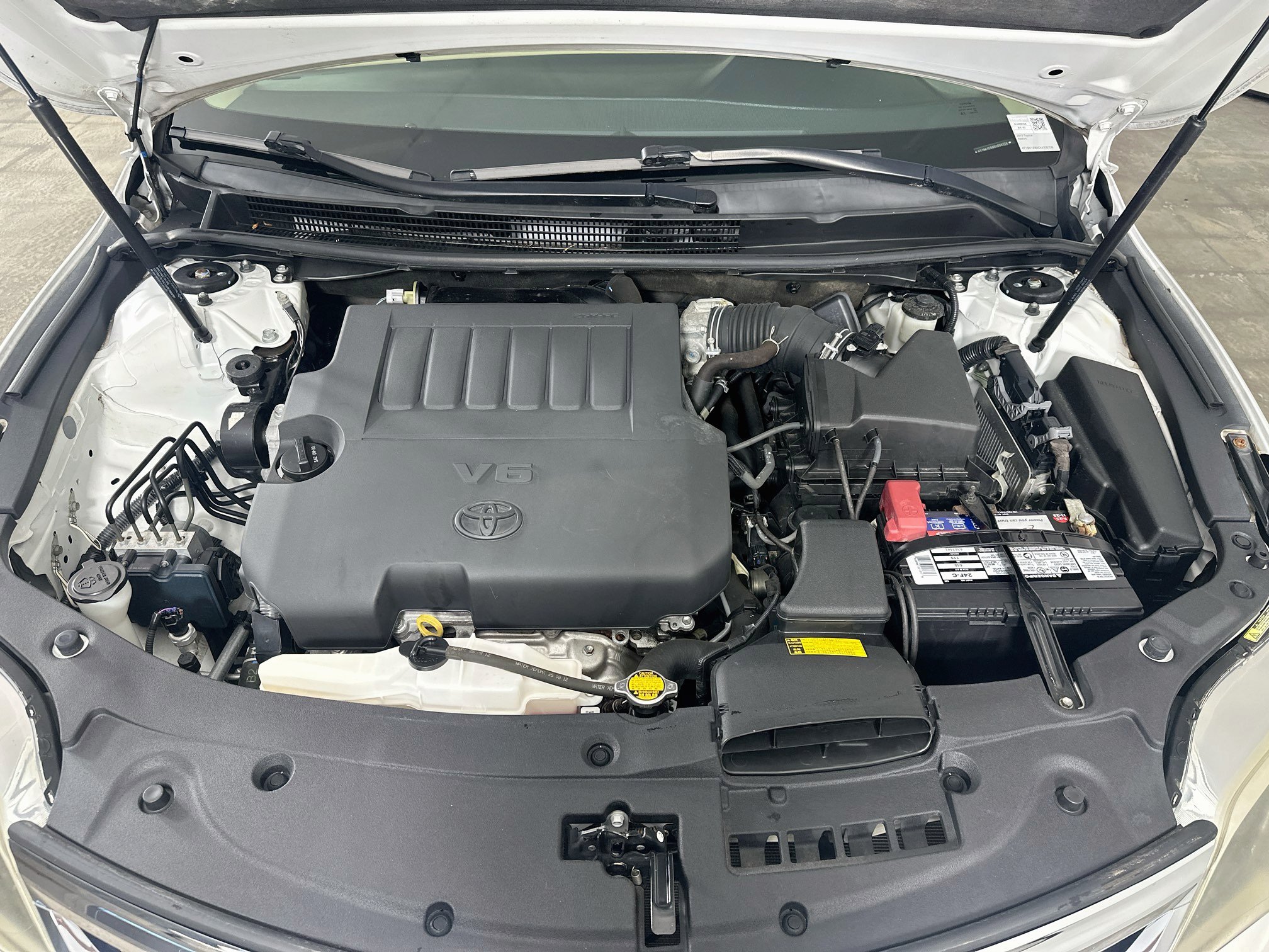Used 2013 Toyota Avalon Limited FWD image 35
