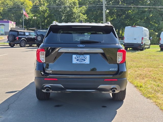Used 2024 Ford Explorer XLT w/ Equipment Group 202A AWD/4WD image 12