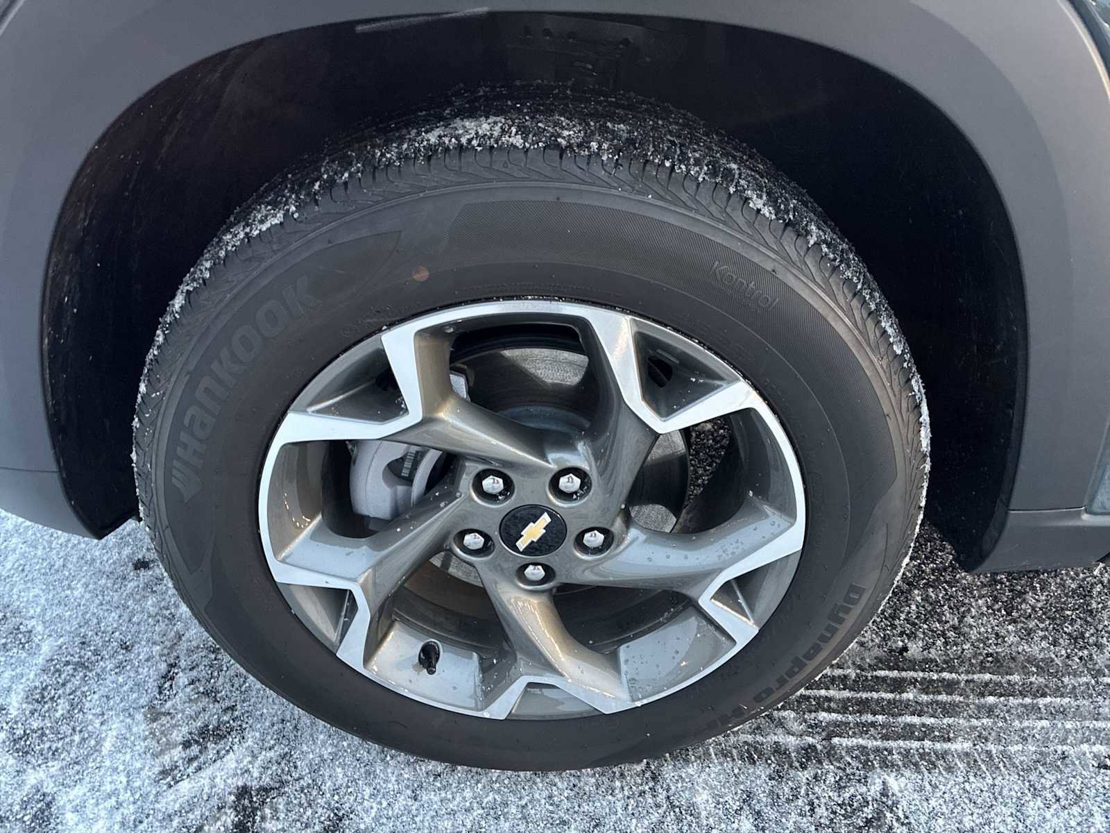 Used 2025 Chevrolet Trax LT w/ Driver Confidence Package image 32